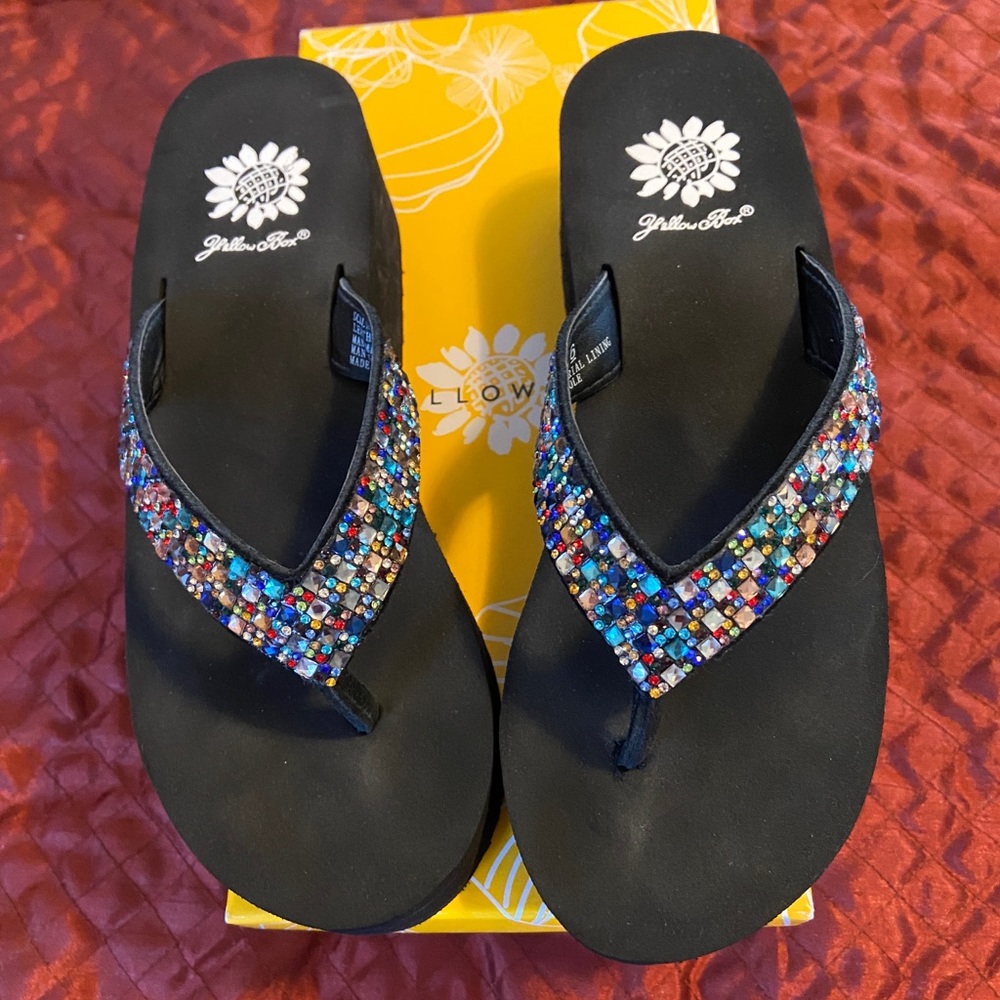 Yellow box Scalia Size 6 Sandals